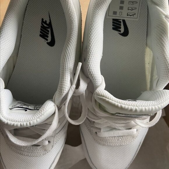 Nike Women's MD Runner 2 (Size 8.5 US Womens) - Picture 4 of 5